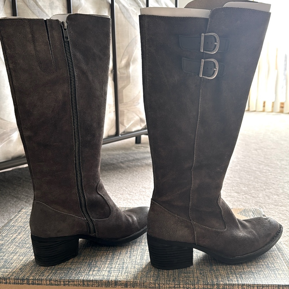 Comfortable suede cowboy knee high bootss